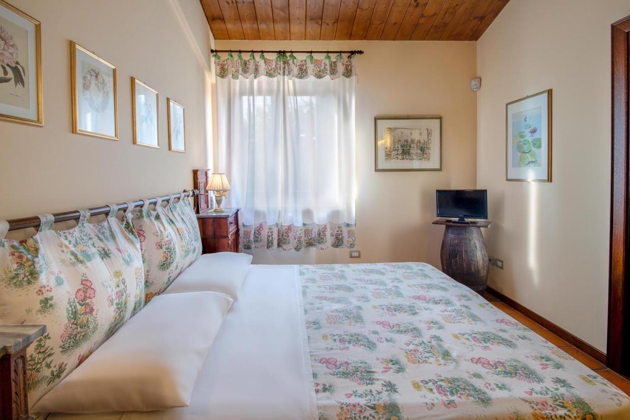 Agriturismo Le Castella Bed & Breakfast Potenza Picena Exterior photo